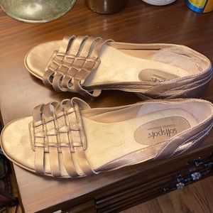 Women’s shoes